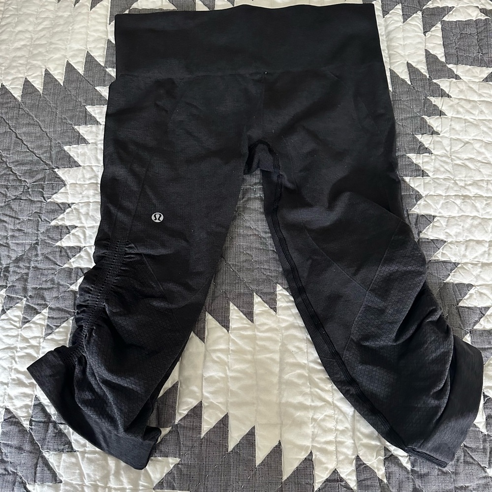 Lululemon In The Flow Crop - Picture 2 of 5